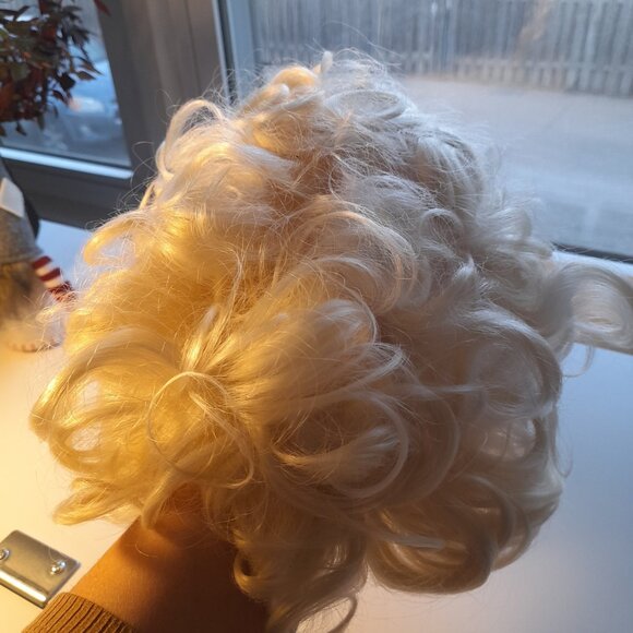 Short Blonde Curly Wig for Women - 80s Flip Style, Platinum Blonde, Synthetic - Picture 7 of 11